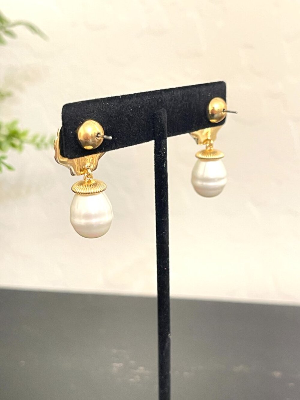 New House of Harlow 1960 Earrings Gold Shell Pearl Dangle Pierced Beach in Box - Picture 9 of 11